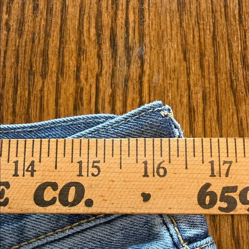Levi’s 541 Faded Distressed Athletic Fit Jeans 32x32 comfy soft worn look